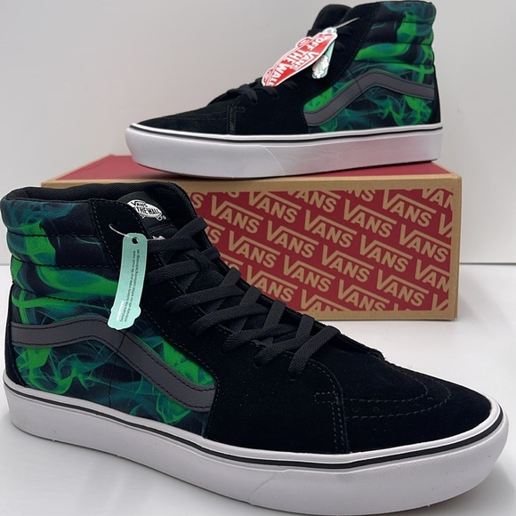 Vans Men’s Comfycush Sk8-After Dark Black/Green
VN0A7TNOYJ7
Sneakers - Picture 14 of 16
